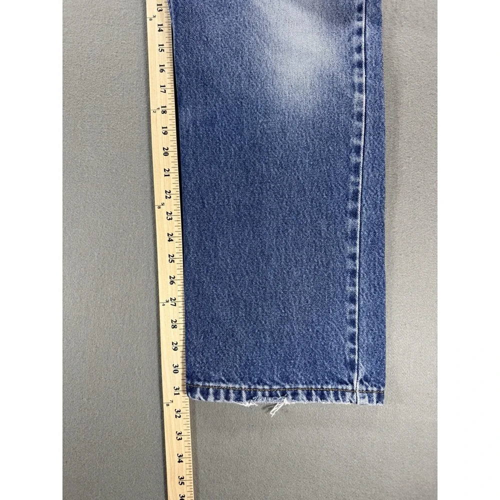 Levis tag reads